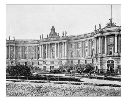Picture of the Bebelplatz in black and white Image of the Bebelplatz in black and white