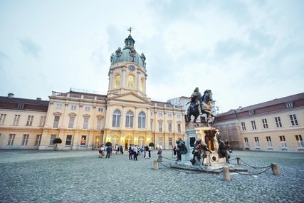 La piazza ed il castello di Charlottemburg Berlino ed il castello di Charlottemburg