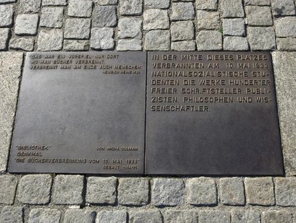 Gedenktafel Bücherverbrennung Bebelplatz