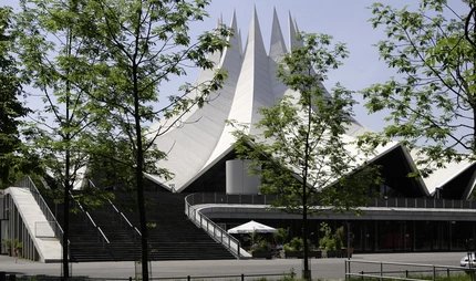 Tempodrom am Anhalter Bahnhof in Kreuzberg